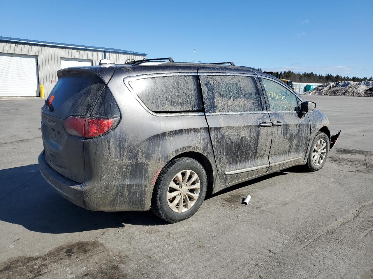 2017 Chrysler Pacifica VIN 2C4RC1BG0HR620993 Copart auction photo, front end damage thumbnail 3