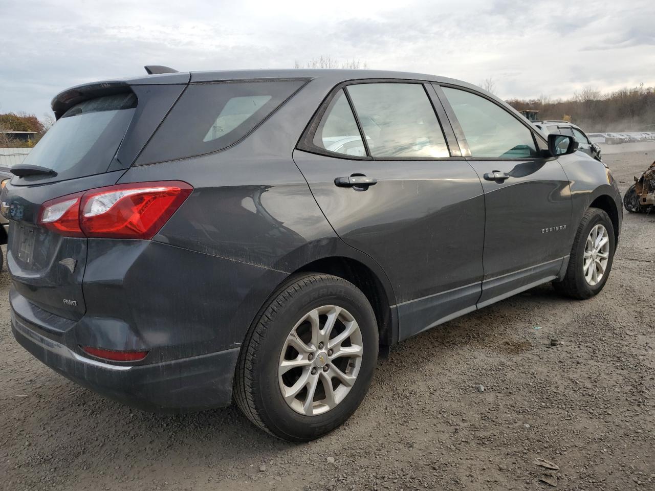 2018 Chevrolet Equinox VIN 2GNAXREV5J6119994 Copart auction photo, front end / minor dent/scratches damage thumbnail 3