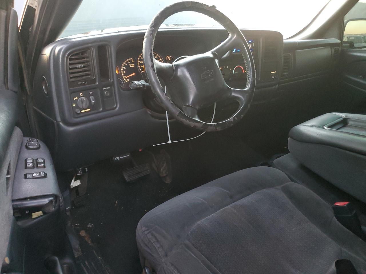 2002 Chevrolet Silverado VIN 2GCEC19T621423298 Copart auction photo, rear end damage thumbnail 8