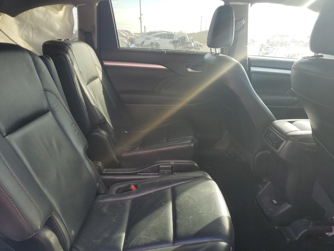2016 Toyota Highlander VIN 5TDJKRFH3GS242305 Copart auction photo, front end / minor dent/scratches damage thumbnail 11