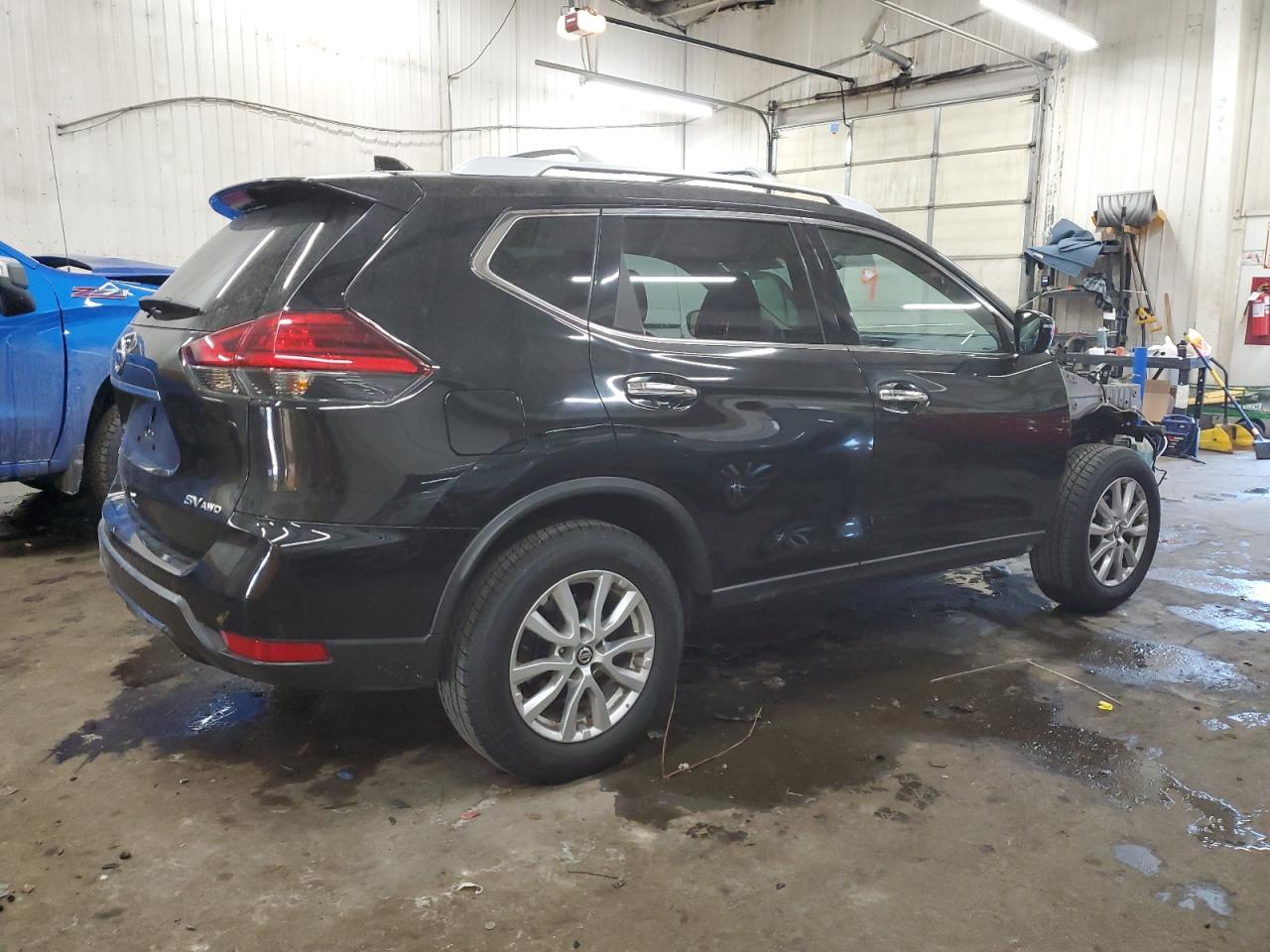 2017 Nissan Rogue VIN KNMAT2MV4HP600391 Copart auction photo, front end damage thumbnail 3