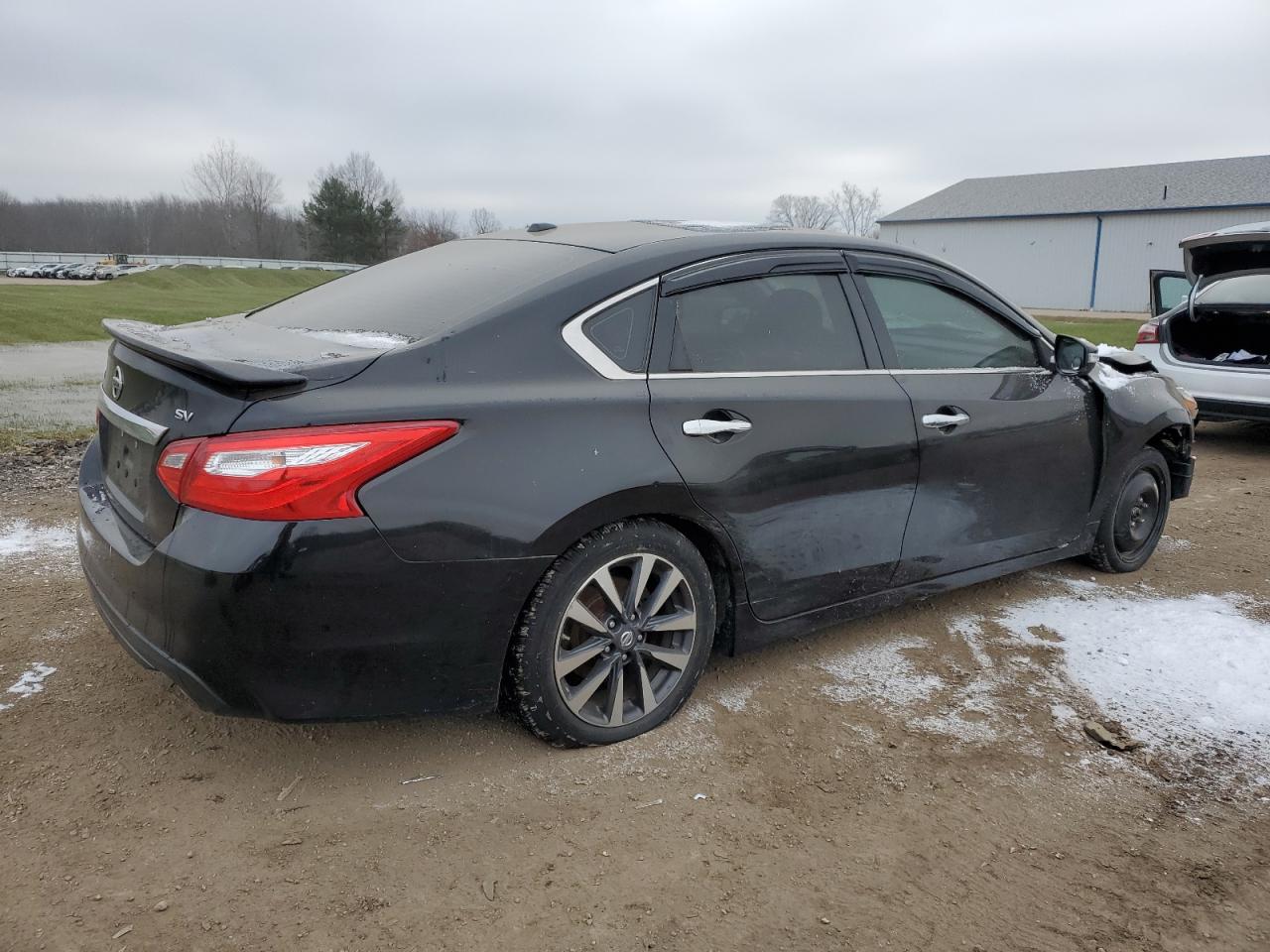 2017 Nissan Altima VIN 1N4AL3AP7HC185074 Copart auction photo, front end / minor dent/scratches damage thumbnail 3