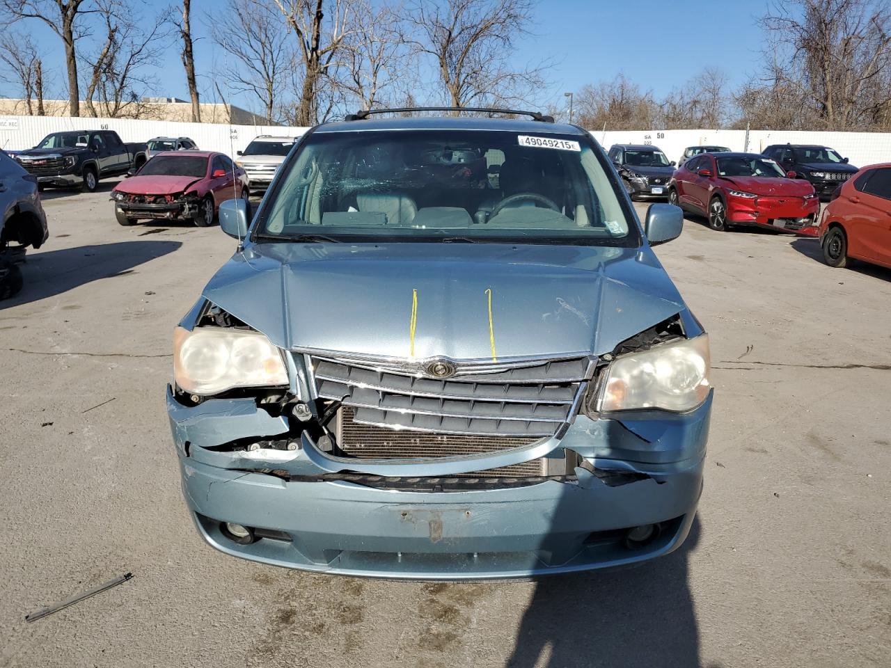 2009 Chrysler Town & Country VIN 2A8HR54179R565639 Copart auction photo, front end damage thumbnail 5