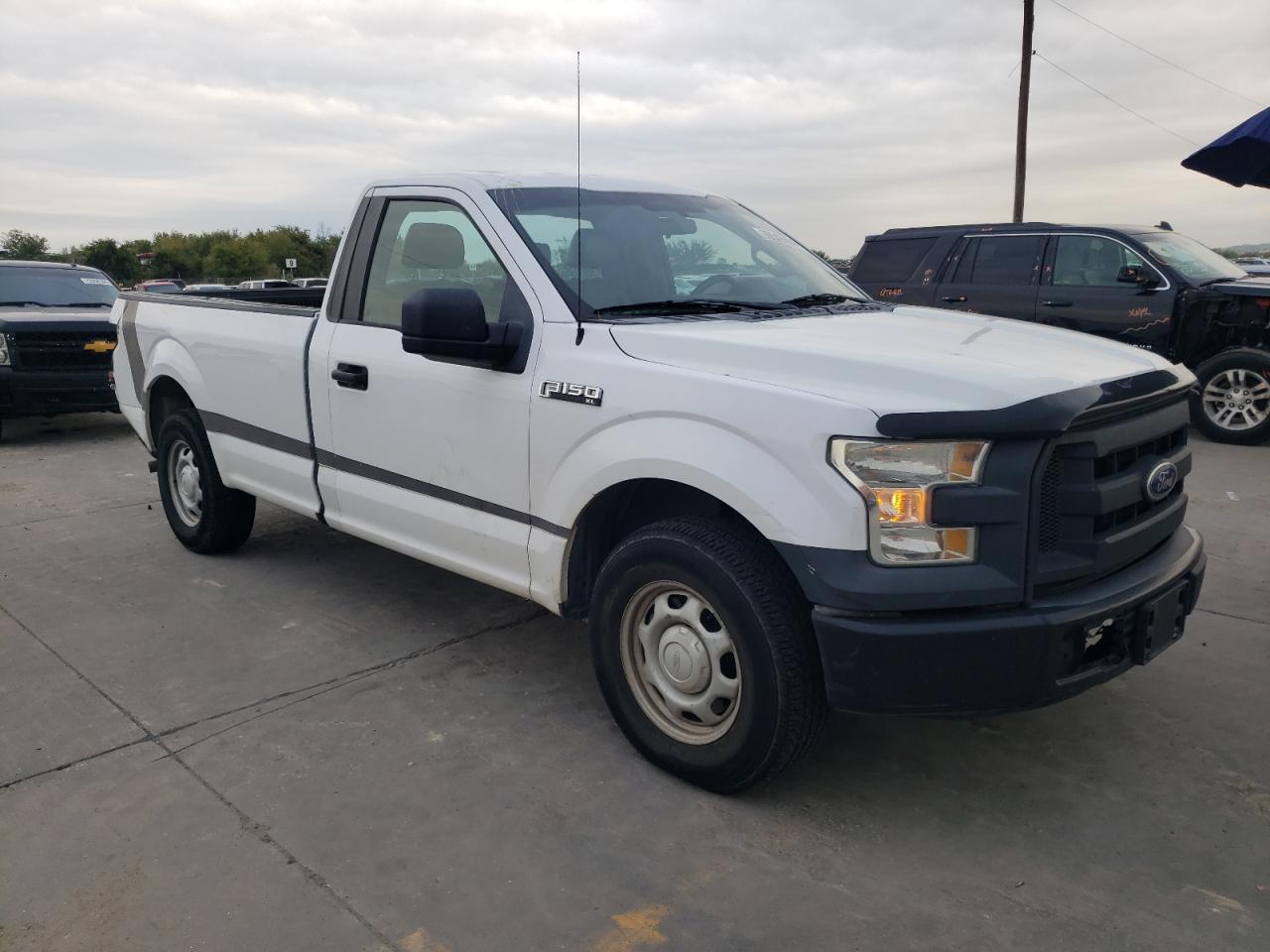 2016 Ford F-150 VIN 1FTMF1C83GKD16739 Copart auction photo, rear end / minor dent/scratches damage thumbnail 4