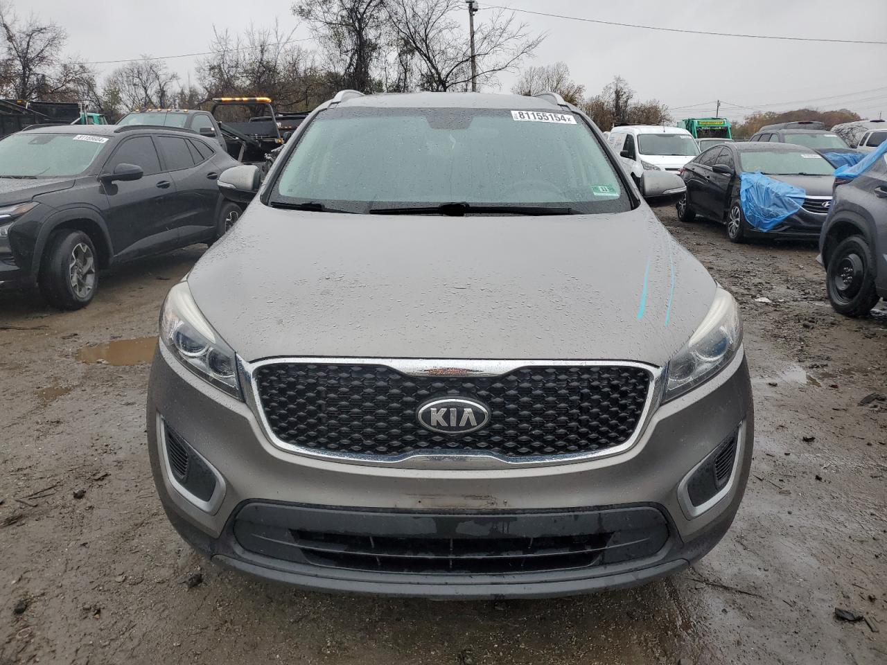 2018 KIA Sorento VIN 5XYPGDA32JG348842 Copart auction photo, vandalism damage thumbnail 5