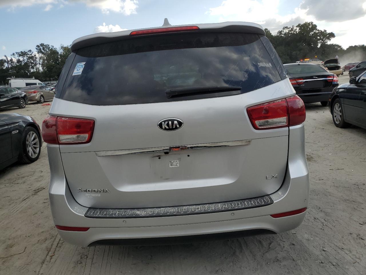 2016 KIA Sedona VIN KNDMB5C12G6084519 Copart auction photo, front end / minor dent/scratches damage thumbnail 6