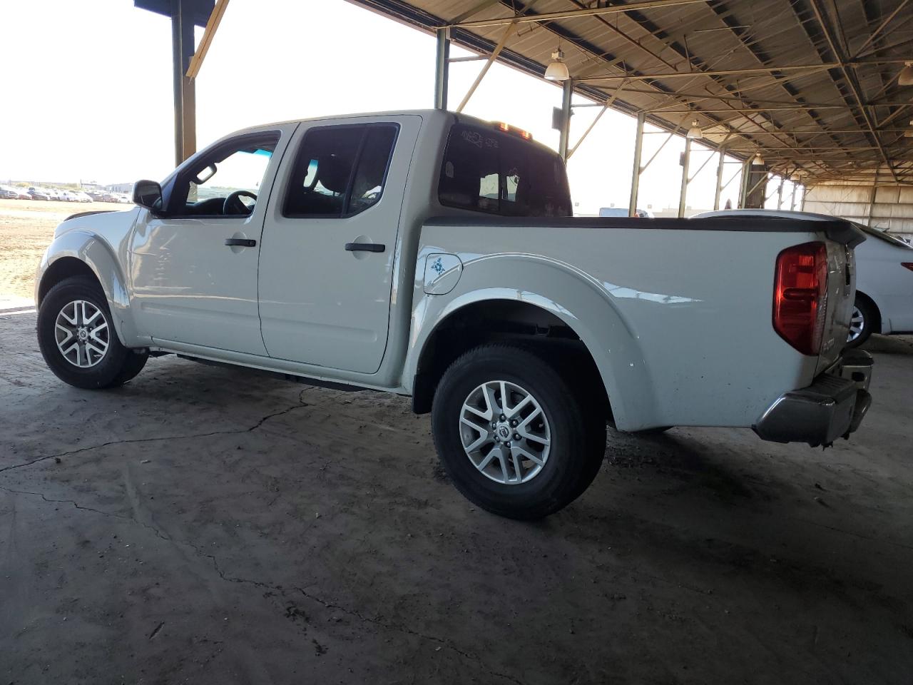 2015 Nissan Navara (Frontier) VIN 1N6AD0ER8FN742378 Copart auction photo, side / front end damage thumbnail 2