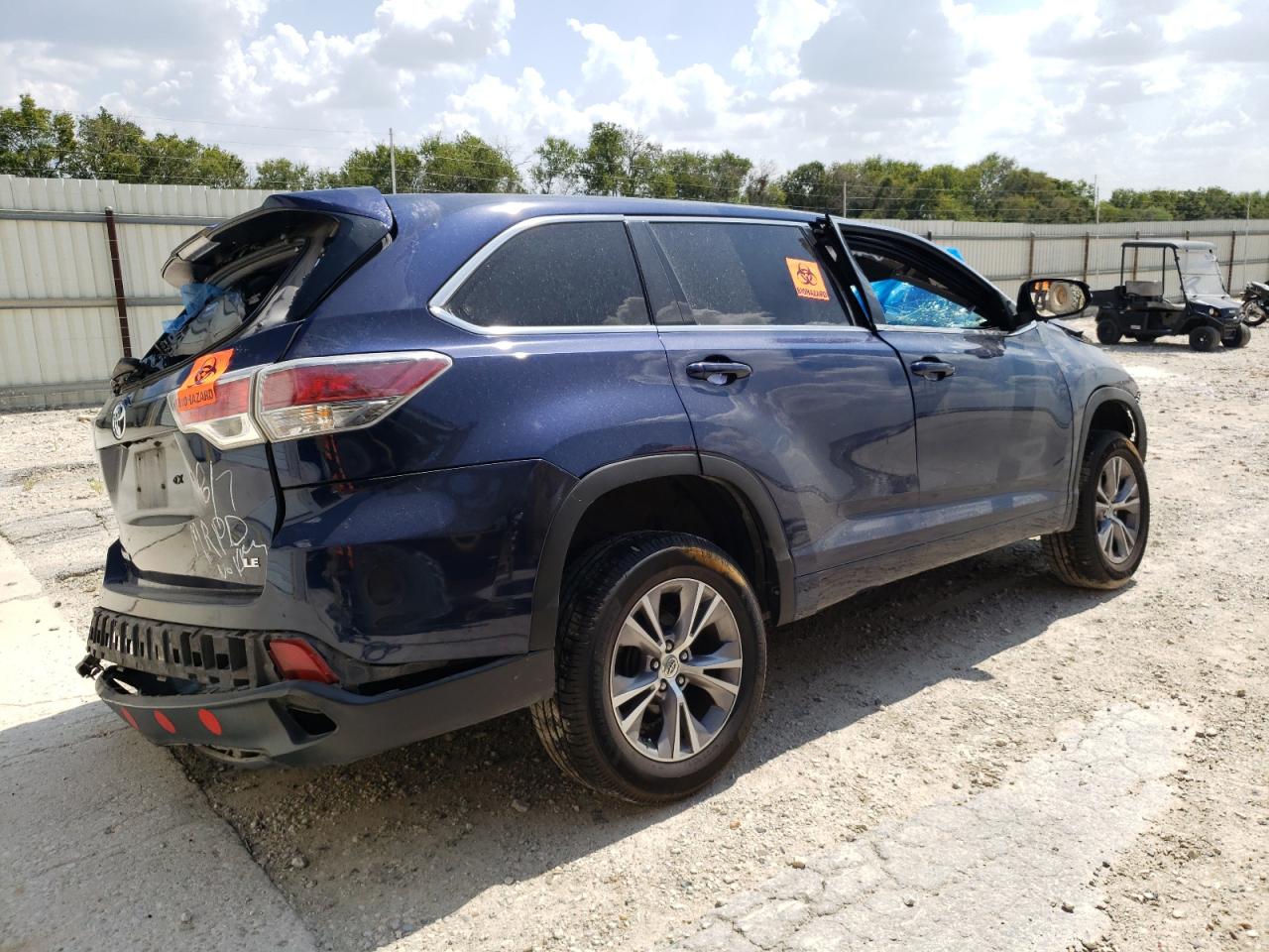 2015 Toyota Highlander VIN 5TDZKRFH1FS059969 Copart auction photo, all over damage thumbnail 3