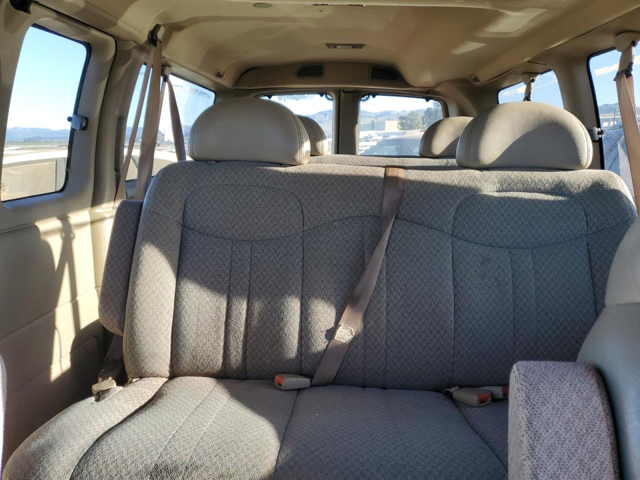 1997 GMC Savana VIN 1GKGG25R4V1024370 Copart auction photo, rear end damage thumbnail 10