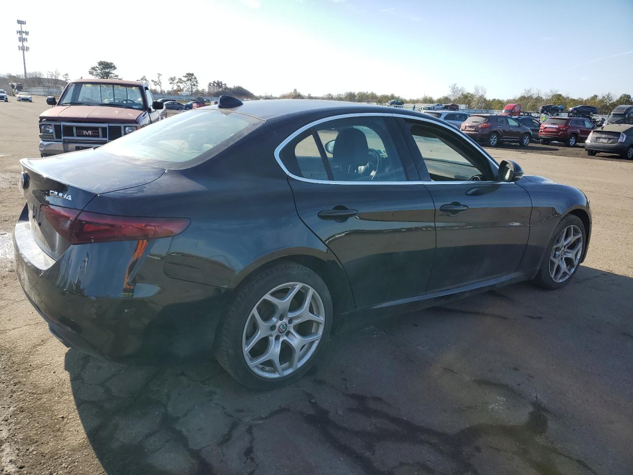 2020 Alfa Romeo Giulia VIN ZARFANBN8L7639113 Copart auction photo, front end / minor dent/scratches damage thumbnail 3