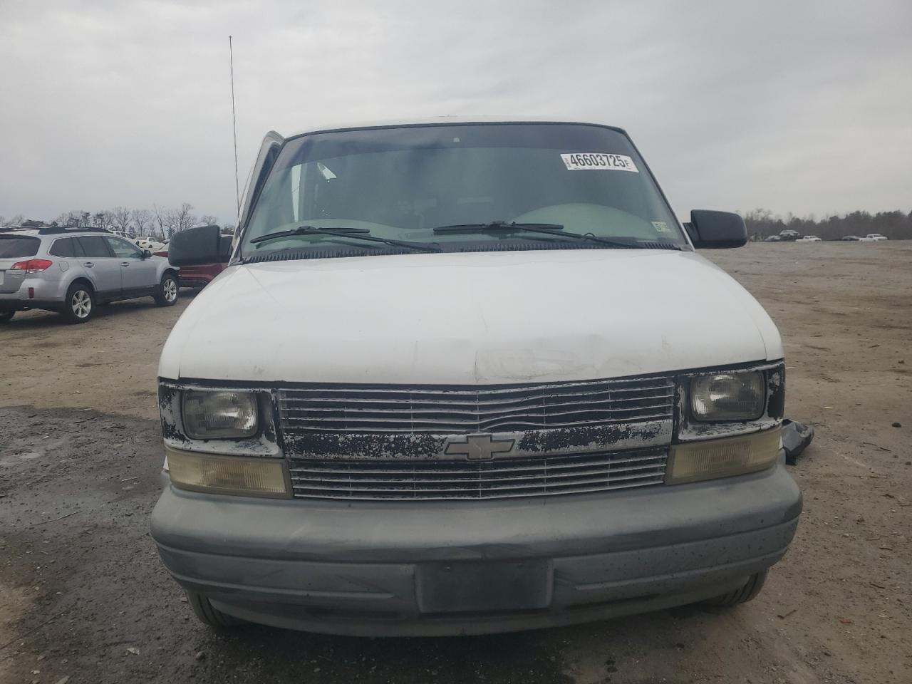 2000 Chevrolet Astro VIN 1GCDM19WXYB103669 Copart auction photo, side / minor dent/scratches damage thumbnail 5