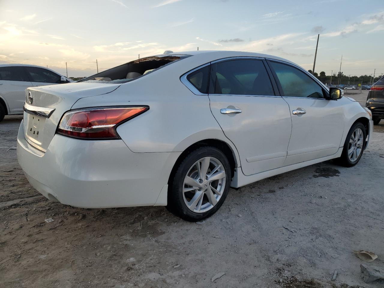 2015 Nissan Altima VIN 1N4AL3AP0FC121150 Copart auction photo, water/flood / front end damage thumbnail 3