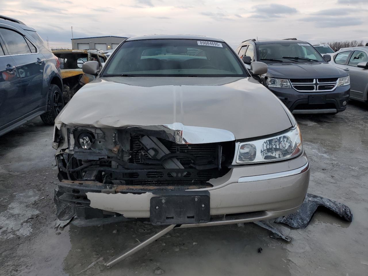 2002 Lincoln Town Car VIN 1LNHM82W22Y666929 Copart auction photo, front end damage thumbnail 5