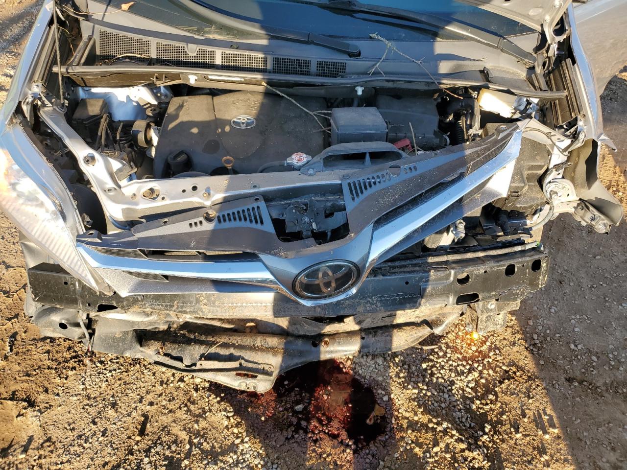 2018 Toyota Sienna VIN 5TDYZ3DC7JS963698 Copart auction photo, all over damage thumbnail 13