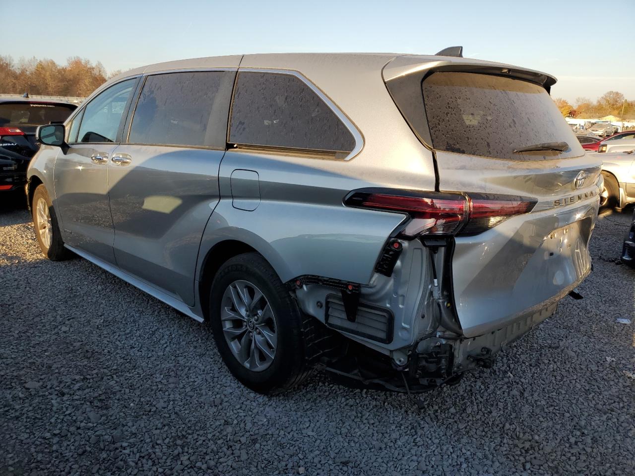 2021 Toyota Sienna VIN 5TDYRKEC4MS020939 Copart auction photo, front end / stripped damage thumbnail 2