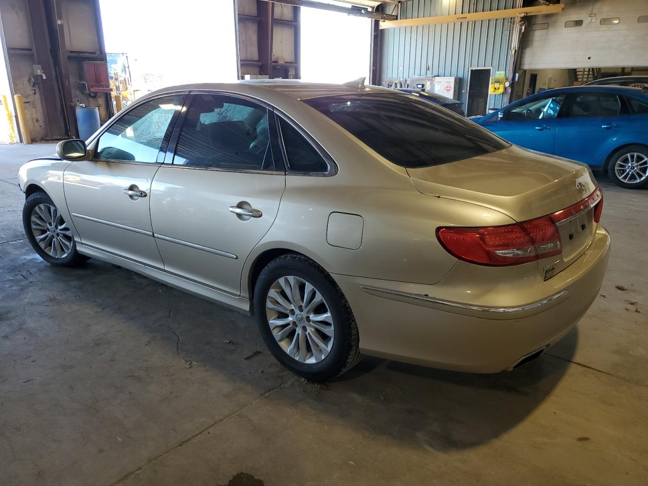 2011 Hyundai Azera VIN KMHFC4DD3BA533068 Copart auction photo, front end / minor dent/scratches damage thumbnail 2