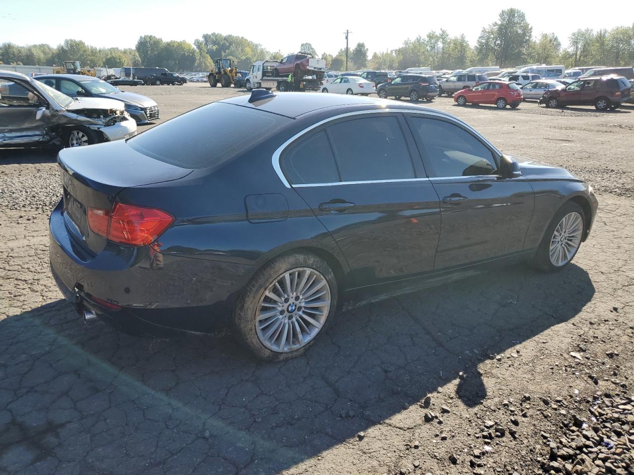 2015 BMW 3er VIN WBA3B9G52FNR94026 Copart auction photo, front end / mechanical damage thumbnail 3