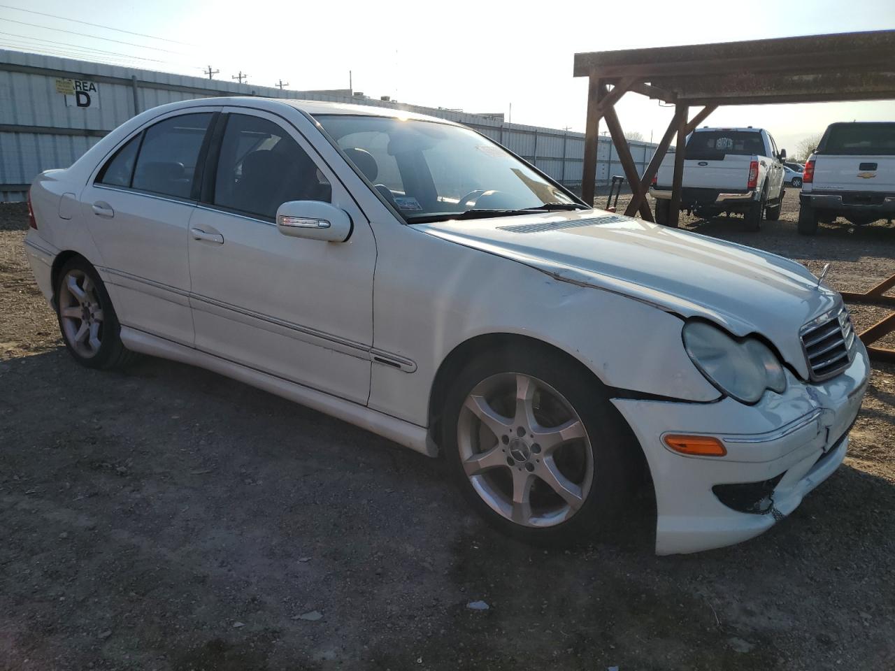 2007 Mercedes-Benz C-klasse VIN WDBRF52H47A952525 Copart auction photo, front end / side damage thumbnail 4