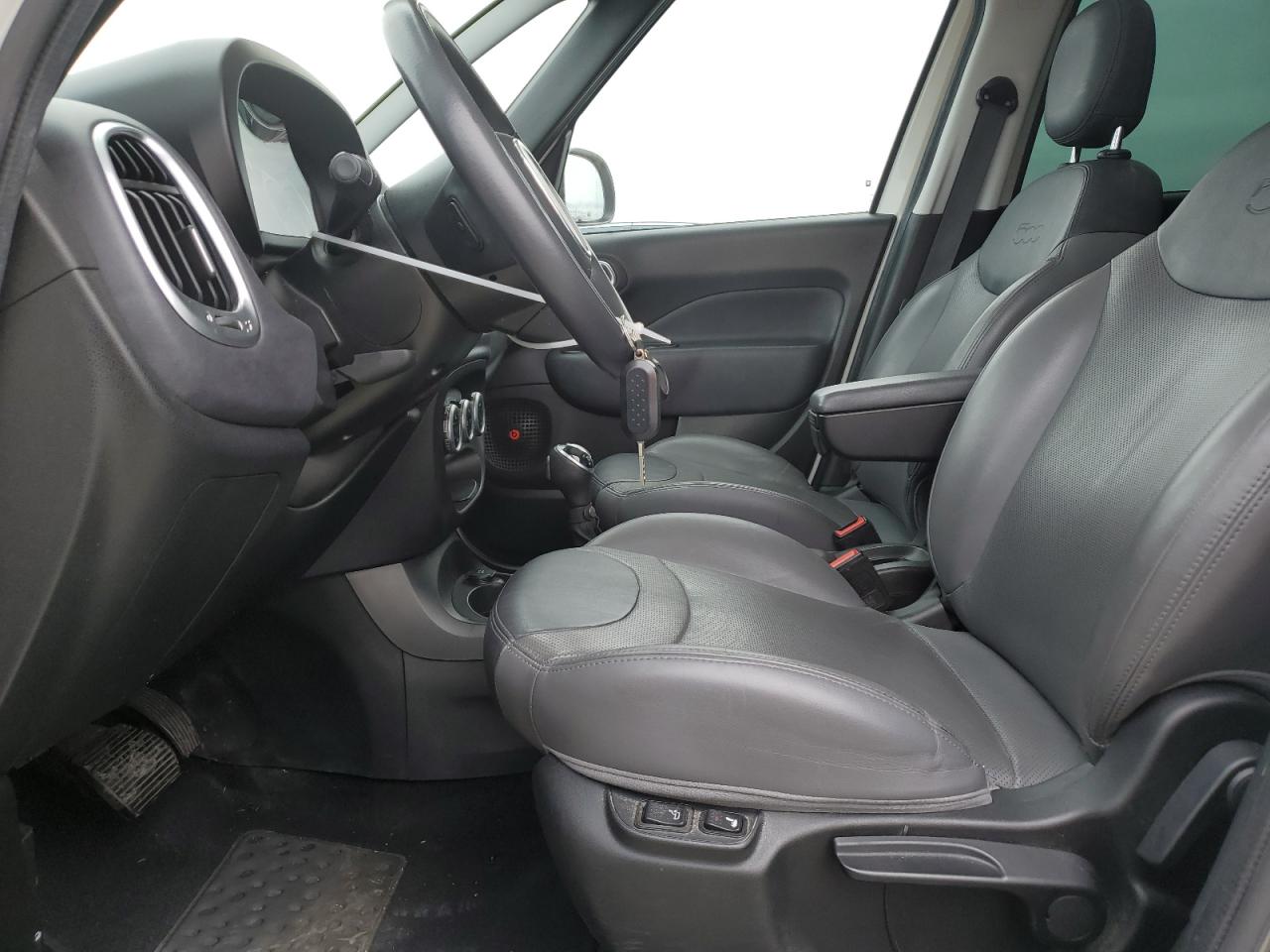 2017 Fiat 500 VIN ZFBCFACH1HZ039970 Copart auction photo, rear end / minor dent/scratches damage thumbnail 7
