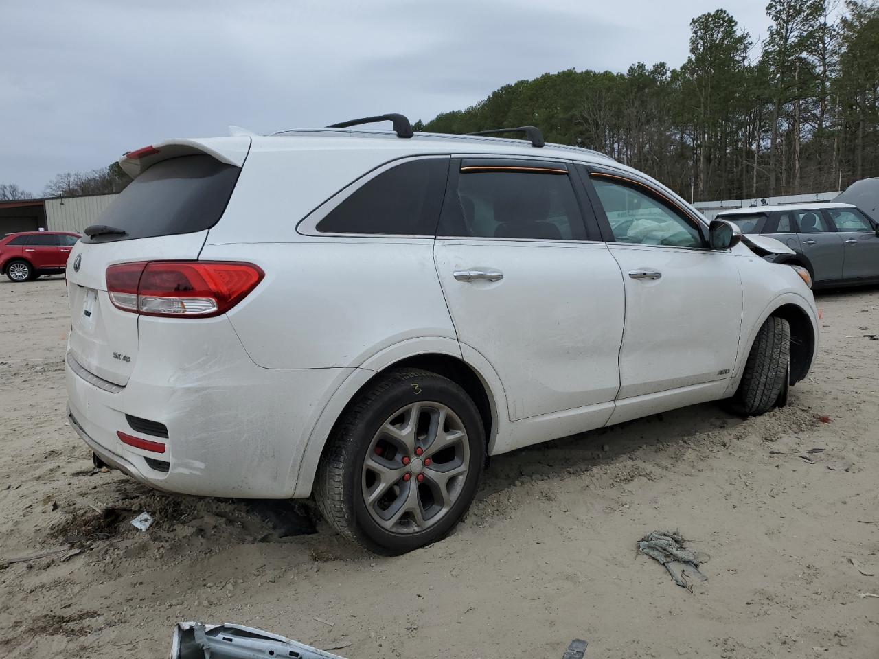 2017 KIA Sorento VIN 5XYPKDA51HG232039 Copart auction photo, front end / side damage thumbnail 3