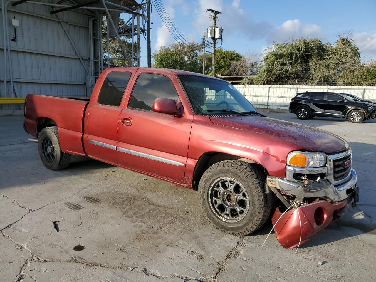 2005 GMC Sierra VIN 1GTEC19T65Z101207 Copart auction photo, front end damage thumbnail 4