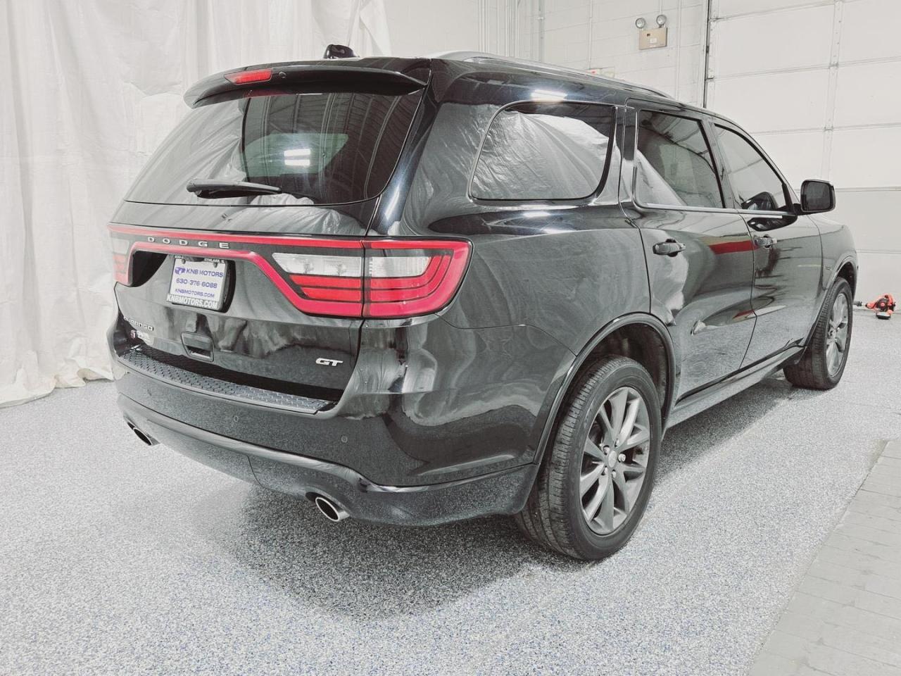 2018 Dodge Durango VIN 1C4RDJDGXJC443362 Copart auction photo, minor dent/scratches / normal wear damage thumbnail 4
