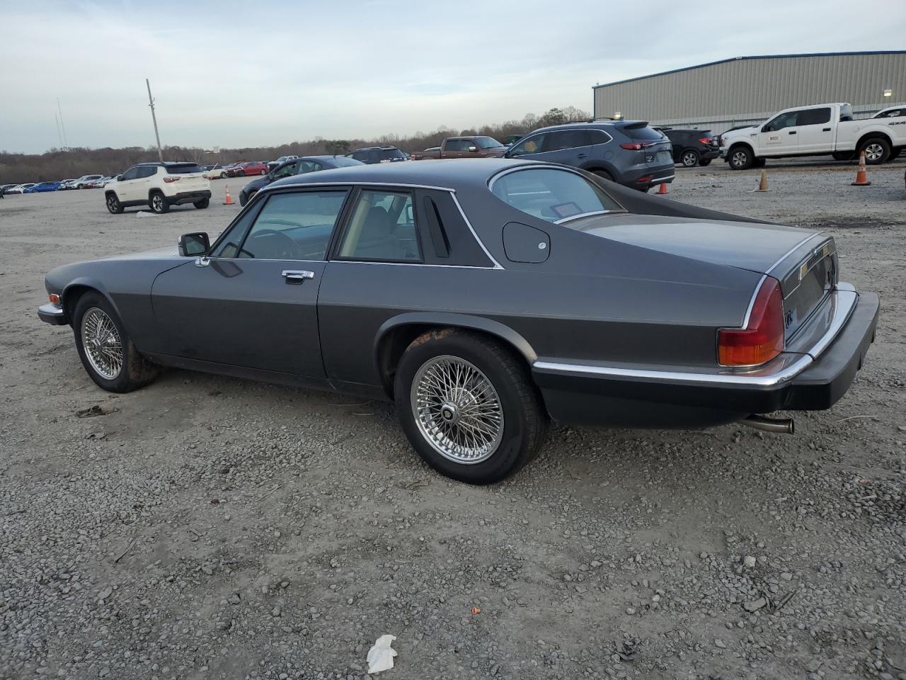 1988 Jaguar XJS VIN SAJNA5844JC145146 Copart auction photo, burn - engine damage thumbnail 2