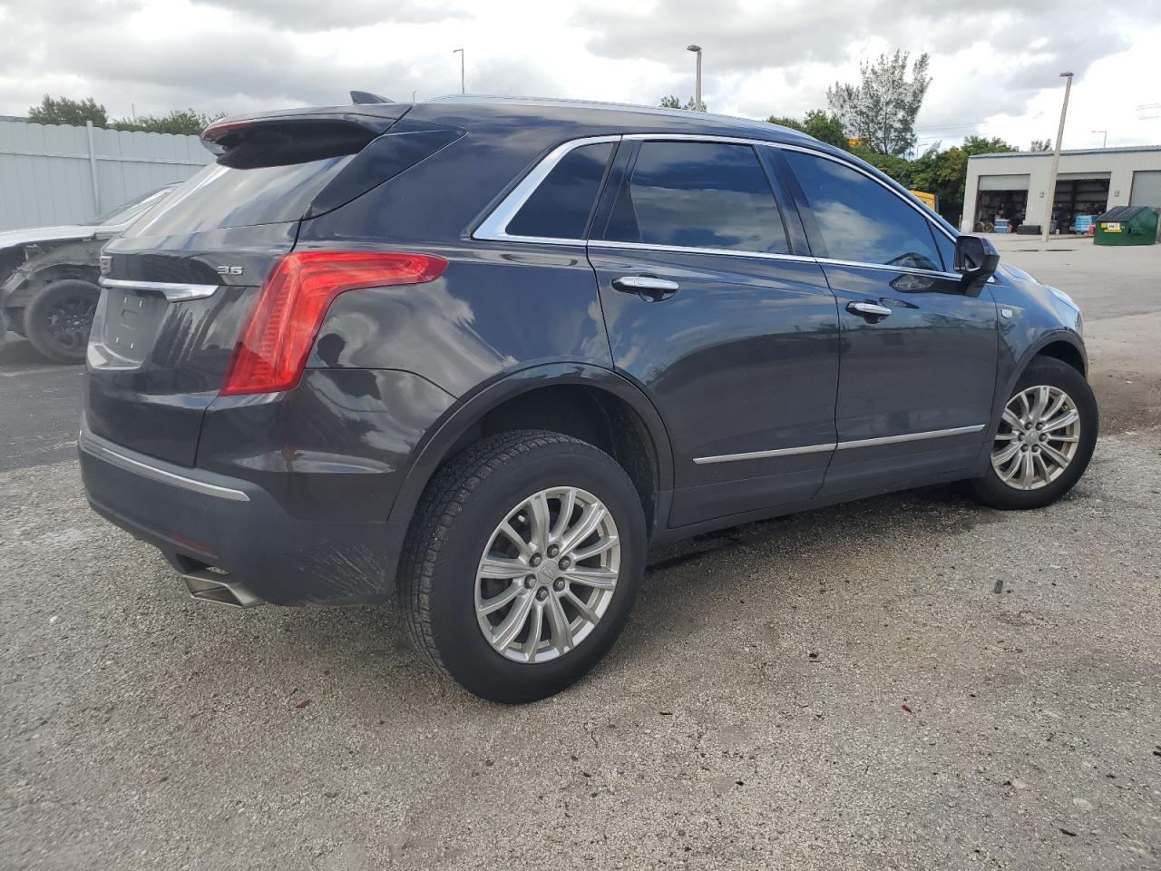 2019 Cadillac XT5 VIN 1GYKNARSXKZ106582 Copart auction photo, front end / undercarriage damage thumbnail 3