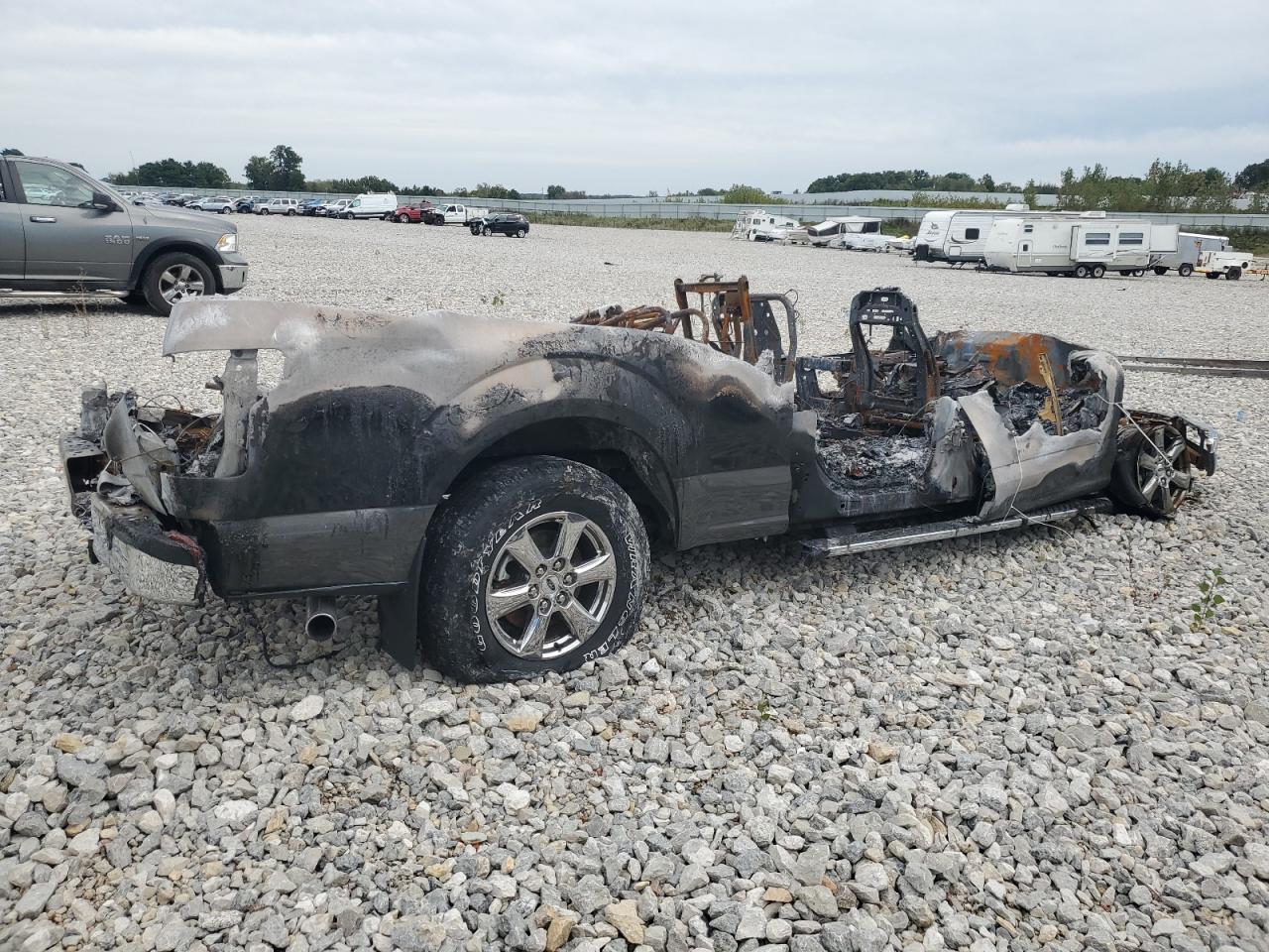 2019 Ford F-150 VIN 1FTFW1E5XKFA13292 Copart auction photo, burn damage thumbnail 3