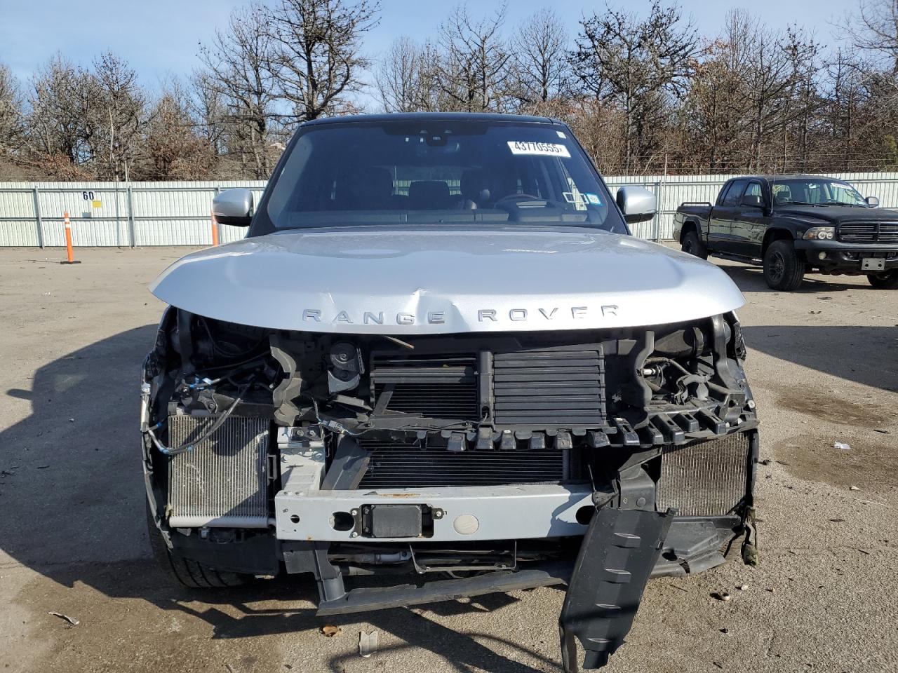 2017 Land Rover Range Rover VIN SALGS2FE8HA351681 Copart auction photo, front end damage thumbnail 5
