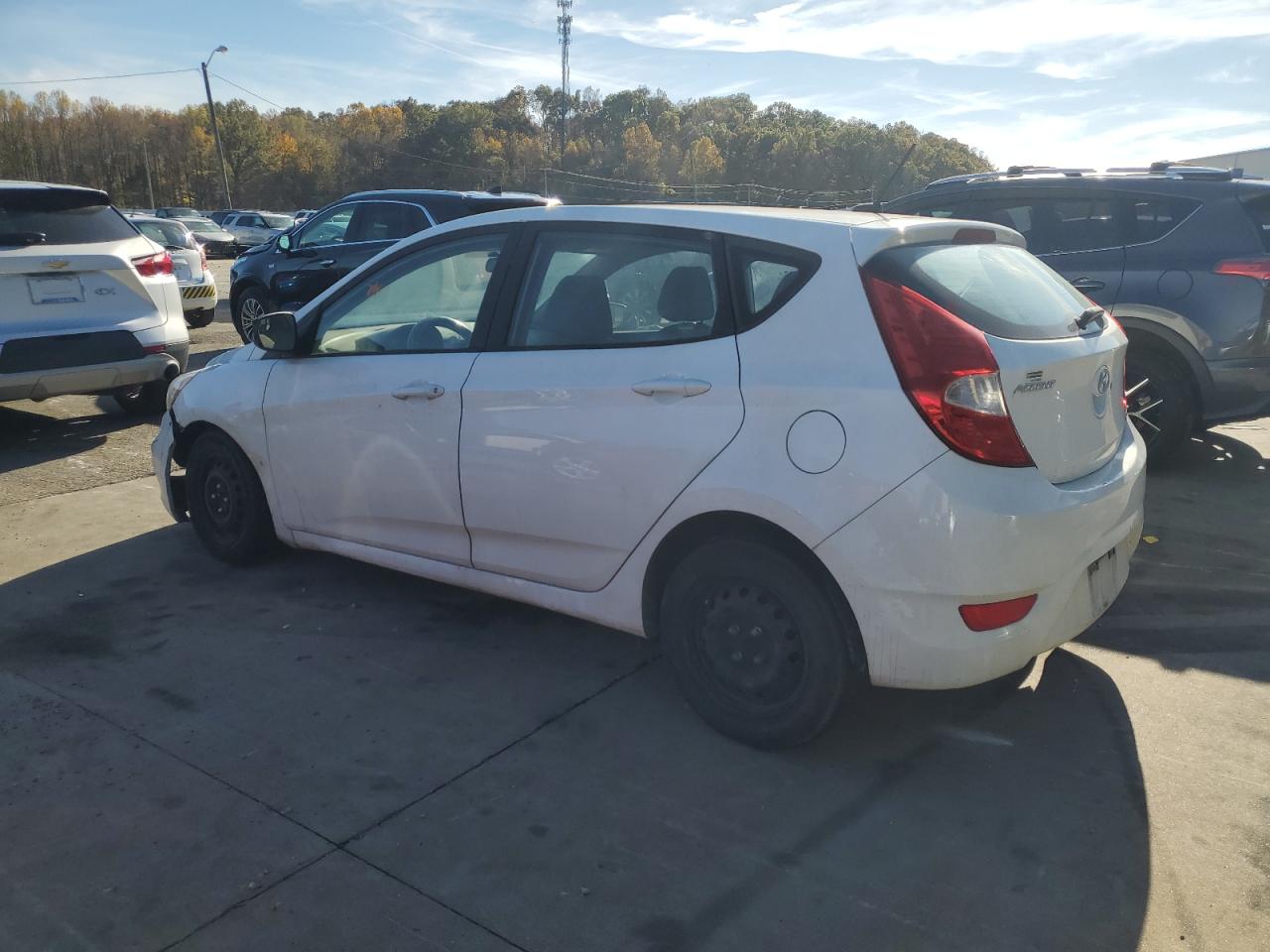 2015 Hyundai Accent VIN KMHCT5AE2FU197987 Copart auction photo, front end / minor dent/scratches damage thumbnail 2