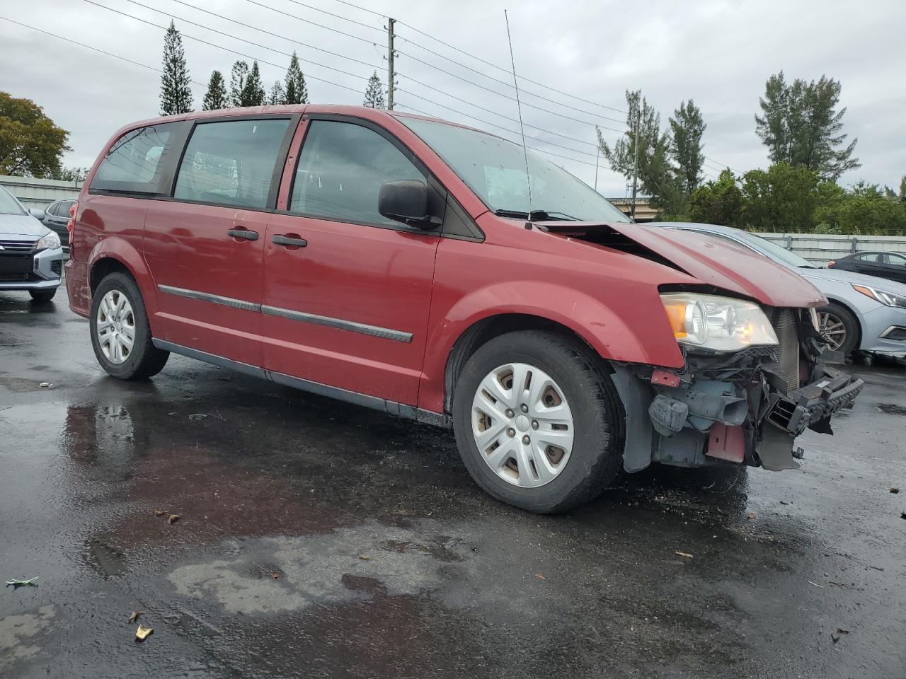 2015 Dodge Caravan VIN 2C4RDGBG4FR608200 Copart auction photo, front end damage thumbnail 4