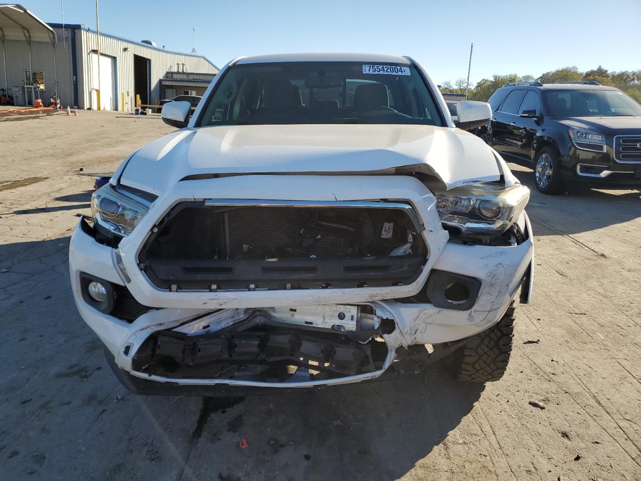 2017 Toyota Tacoma VIN 5TFAZ5CN5HX046912 Copart auction photo, front end damage thumbnail 5