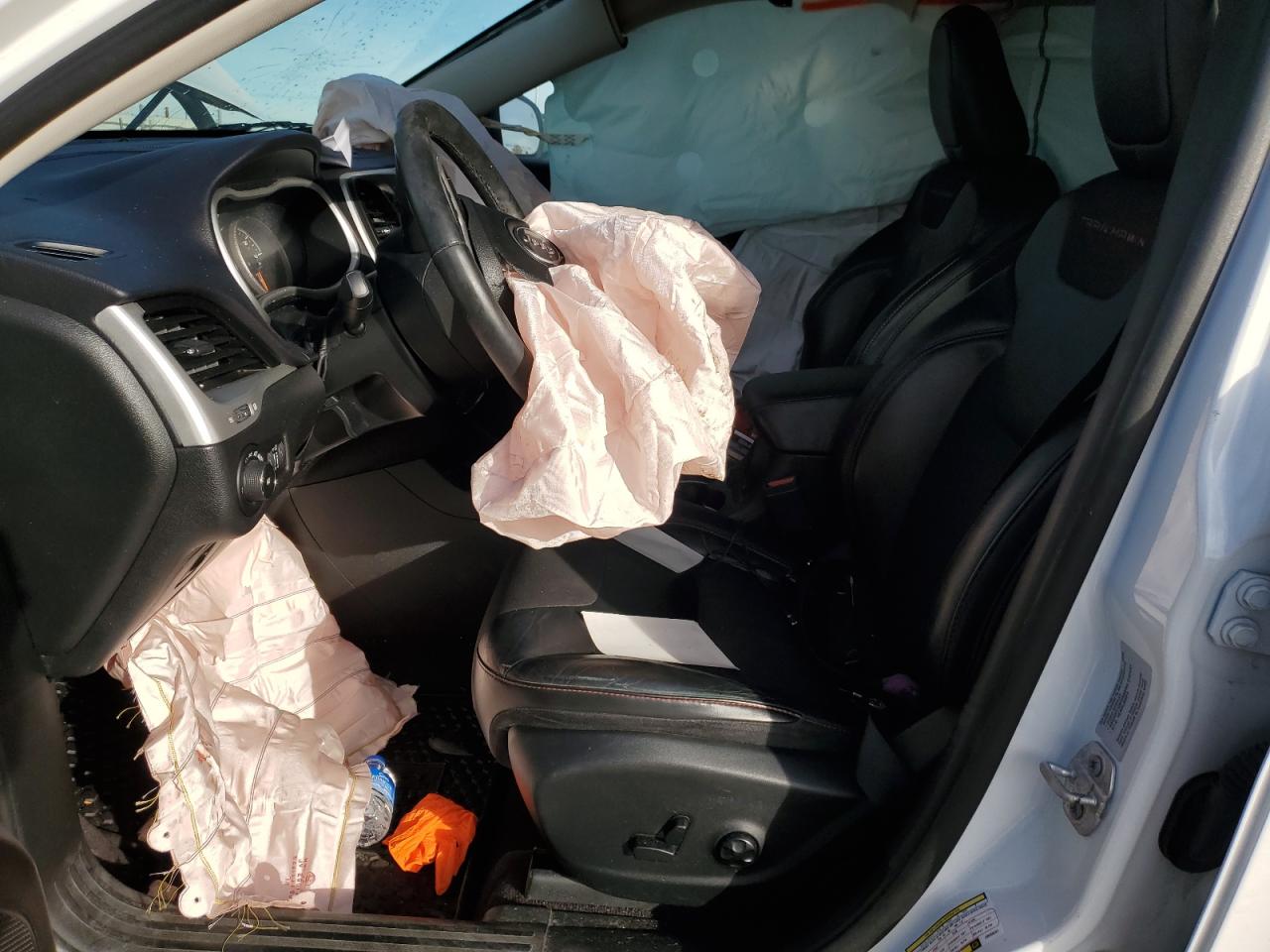 2018 Jeep Cherokee VIN 1C4PJMBX5JD503207 Copart auction photo, front end / side damage thumbnail 7