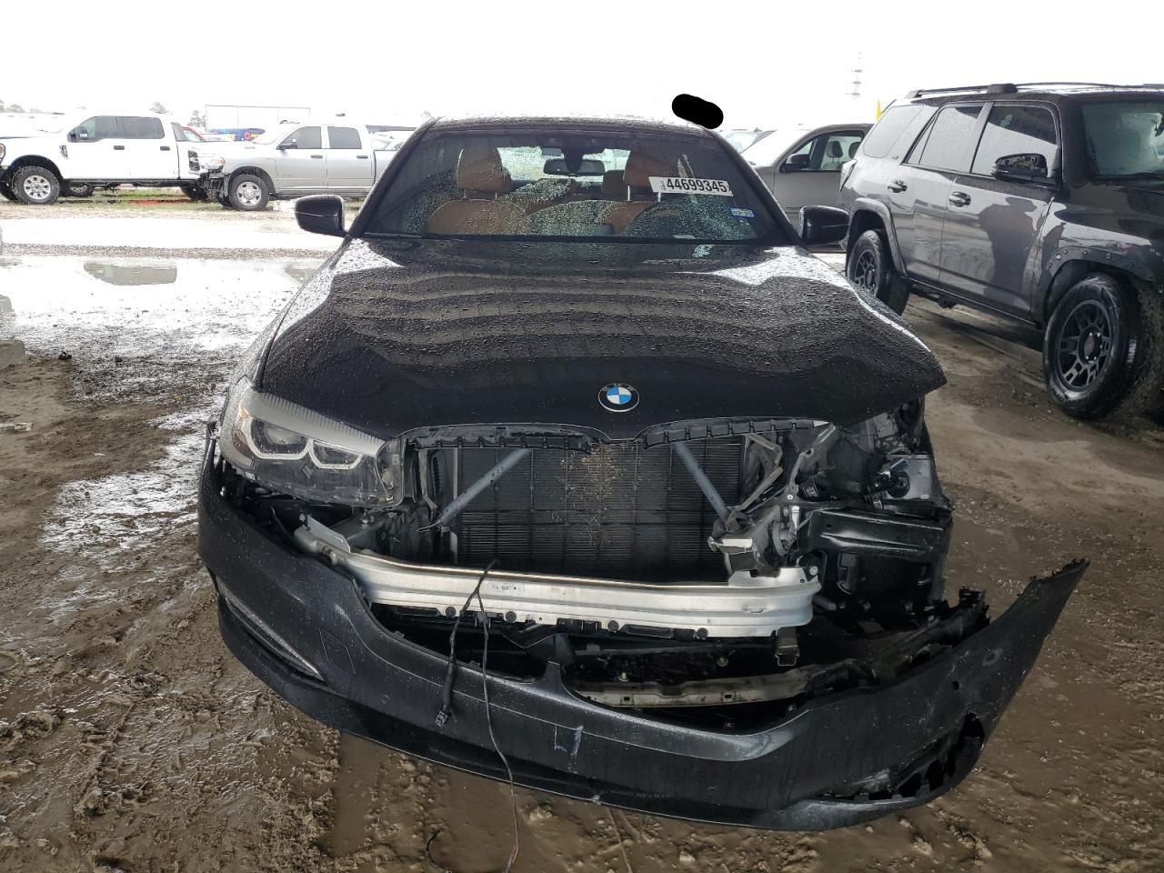 2019 BMW 5er VIN WBAJE5C54KWW28022 Copart auction photo, front end / minor dent/scratches damage thumbnail 5