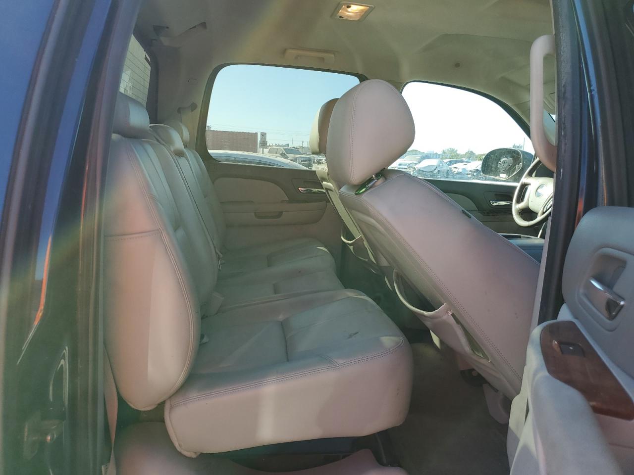 2011 Chevrolet Avalanche VIN 3GNTKFE30BG217180 Copart auction photo, mechanical / minor dent/scratches damage thumbnail 10