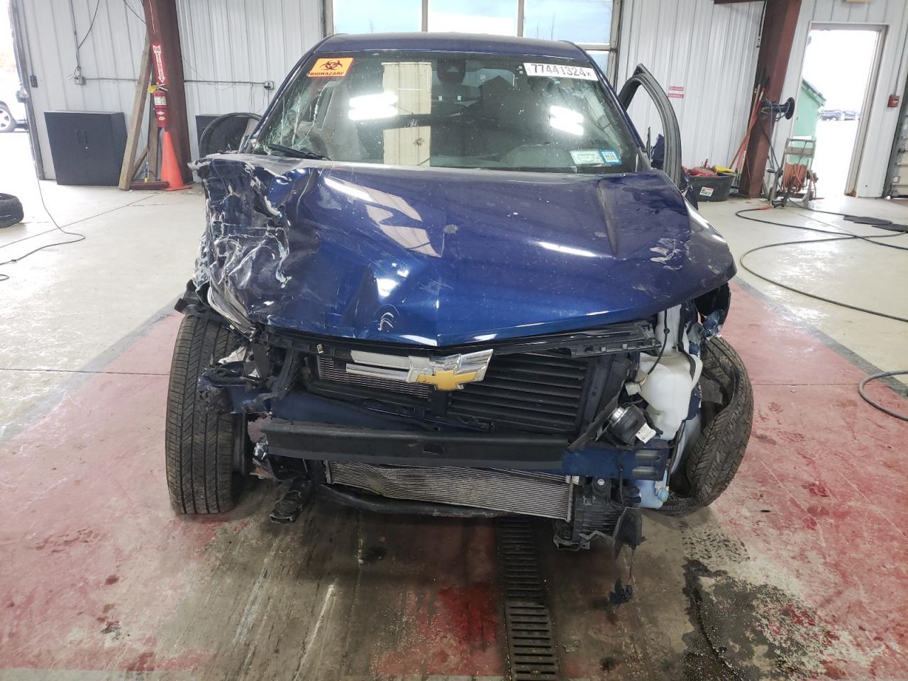 2022 Chevrolet Equinox VIN 3GNAXUEV0NL144869 Copart auction photo, front end / side damage thumbnail 5