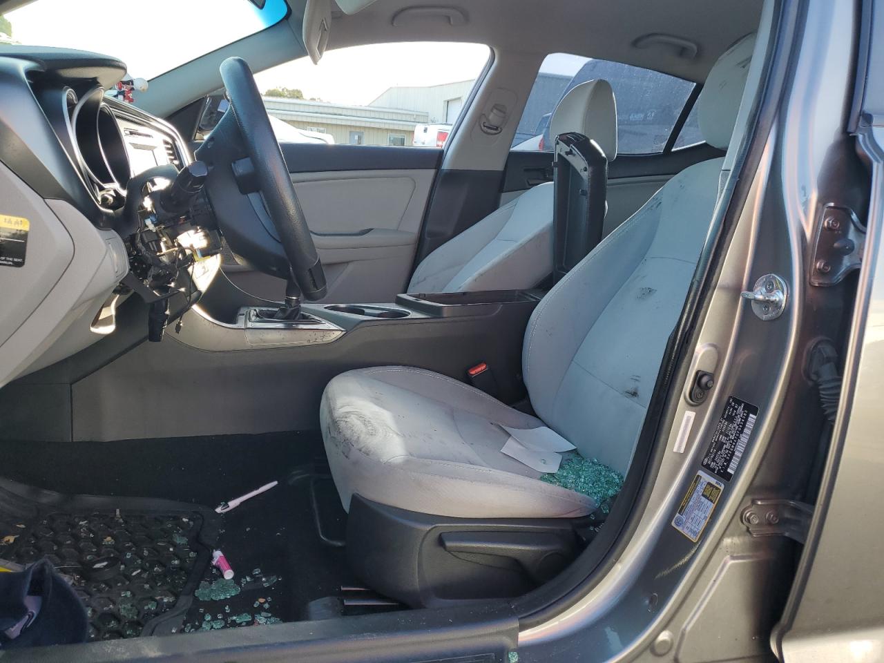 2015 KIA Optima VIN 5XXGM4A70FG434383 Copart auction photo, vandalism / stripped damage thumbnail 7
