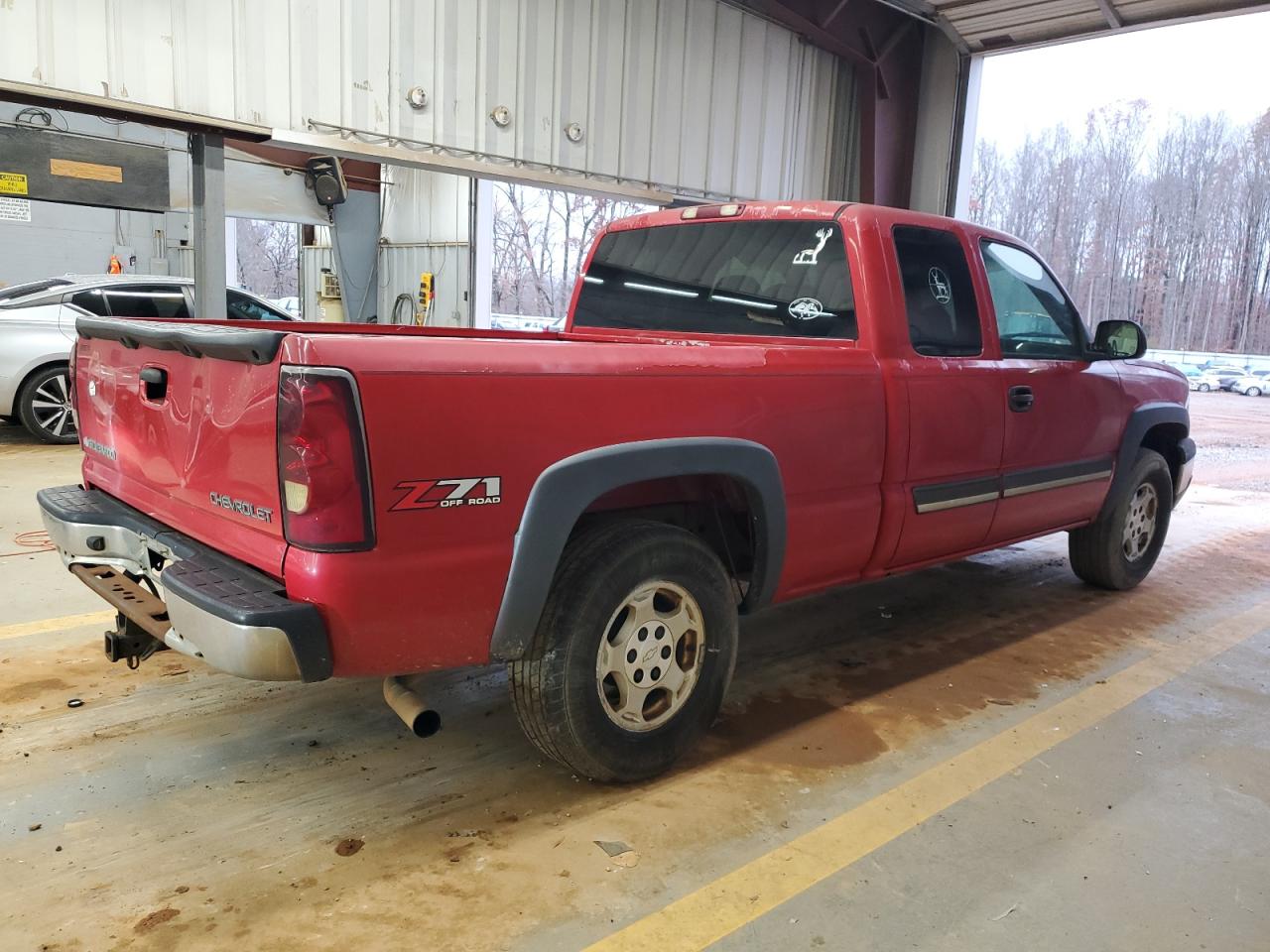 2004 Chevrolet Silverado VIN 2GCEK19T541145810 Copart auction photo, all over / undercarriage damage thumbnail 3