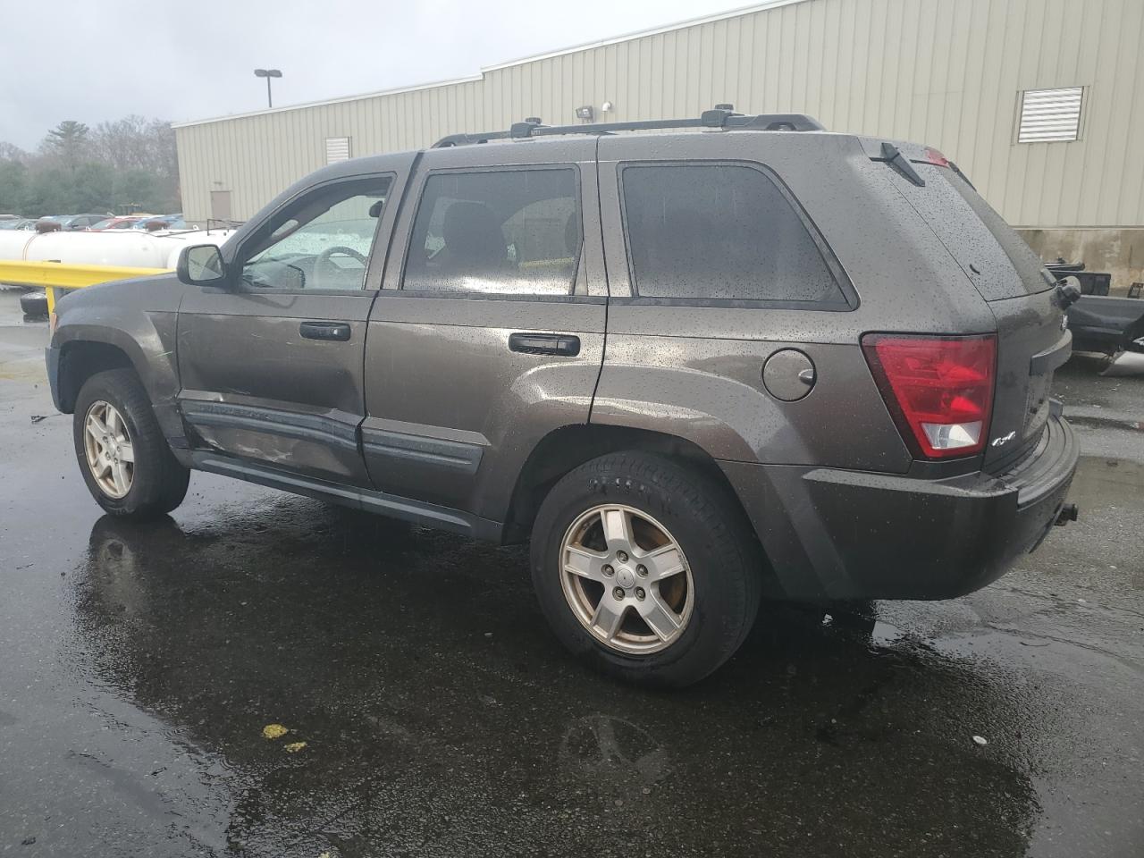 2005 Jeep Grand Cherokee VIN 1J4GR48K05C724904 Copart auction photo, side damage thumbnail 2