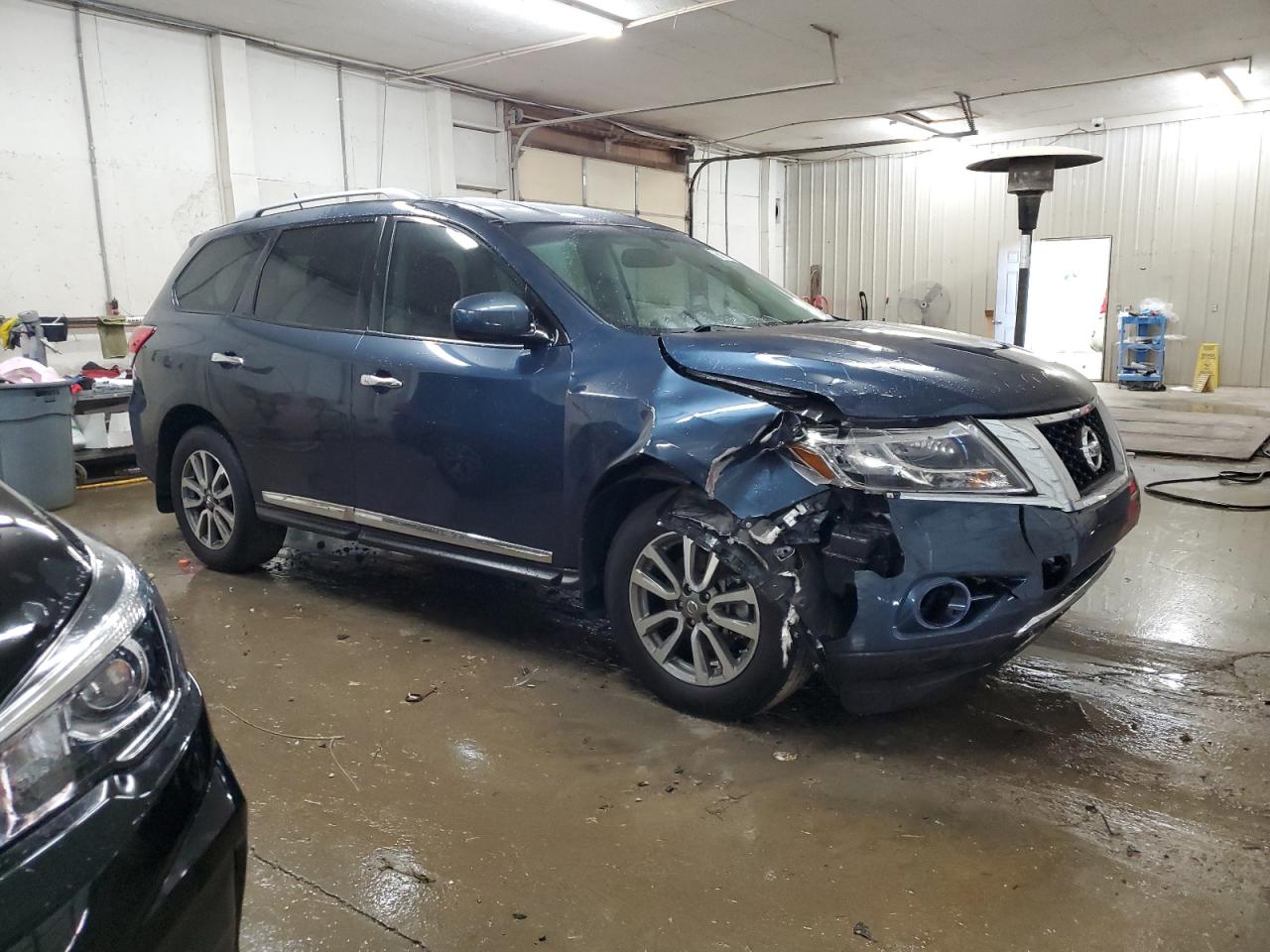 2013 Nissan Pathfinder VIN 5N1AR2MN0DC659840 Copart auction photo, front end / minor dent/scratches damage thumbnail 4