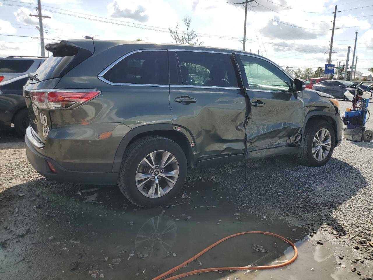 2016 Toyota Highlander VIN 5TDZKRFH4GS151269 Copart auction photo, side / front end damage thumbnail 3