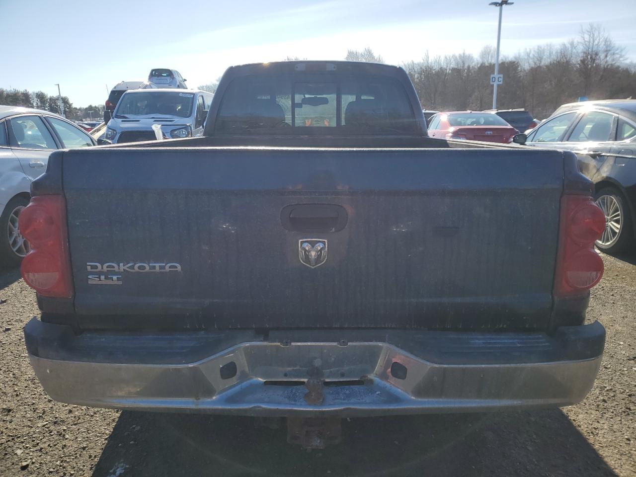 2005 Dodge Dakota VIN 1D7HW52N95S136829 Copart auction photo, minor dent/scratches damage thumbnail 6