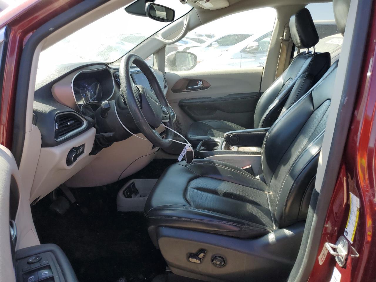2020 Chrysler Voyager VIN 2C4RC1DG8LR176199 Copart auction photo, front end / normal wear damage thumbnail 7