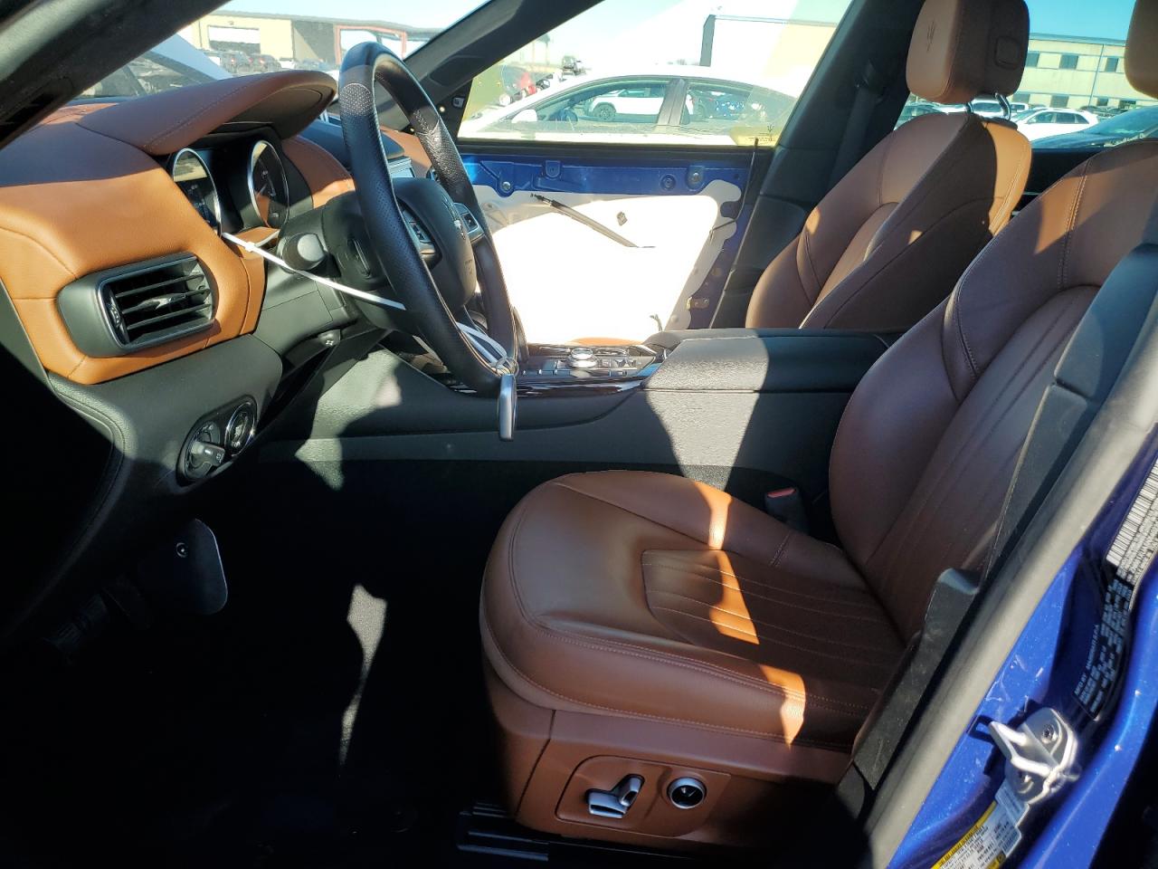 2022 Maserati Levante VIN ZN661XUA5NX402354 Copart auction photo, front end / side damage thumbnail 7