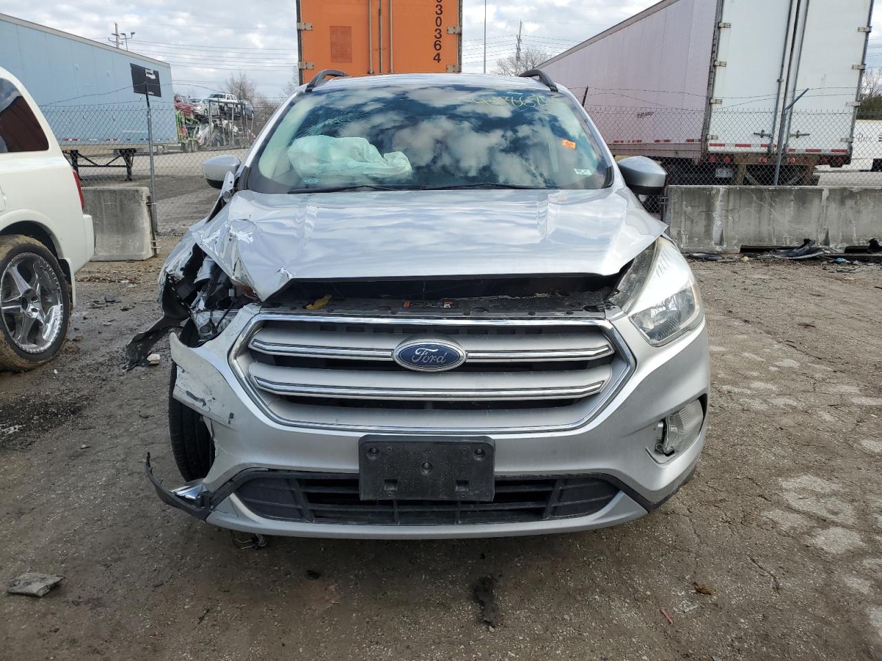 2018 Ford Escape VIN 1FMCU9GD1JUB45651 Copart auction photo, front end / side damage thumbnail 5