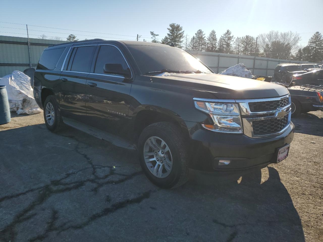 2015 Chevrolet Suburban VIN 1GNSKJKC5FR121232 Copart auction photo, side / front end damage thumbnail 4