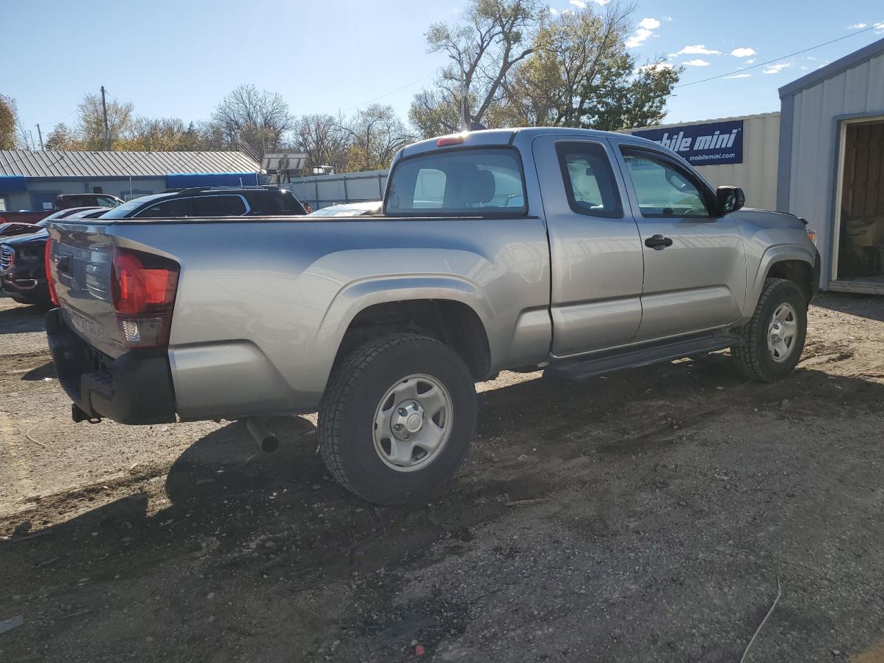 2018 Toyota Tacoma VIN 5TFRX5GNXJX128370 Copart auction photo, front end damage thumbnail 3