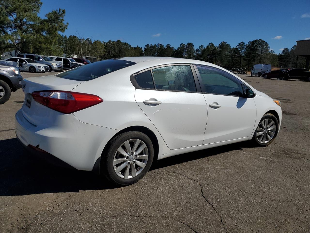 2014 KIA Forte VIN KNAFX4A60E5175601 Copart auction photo, rear end damage thumbnail 3