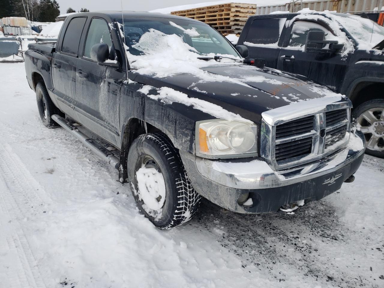 2005 Dodge Dakota VIN 1D7HW48N45S327415 Copart auction photo, front end damage thumbnail 4